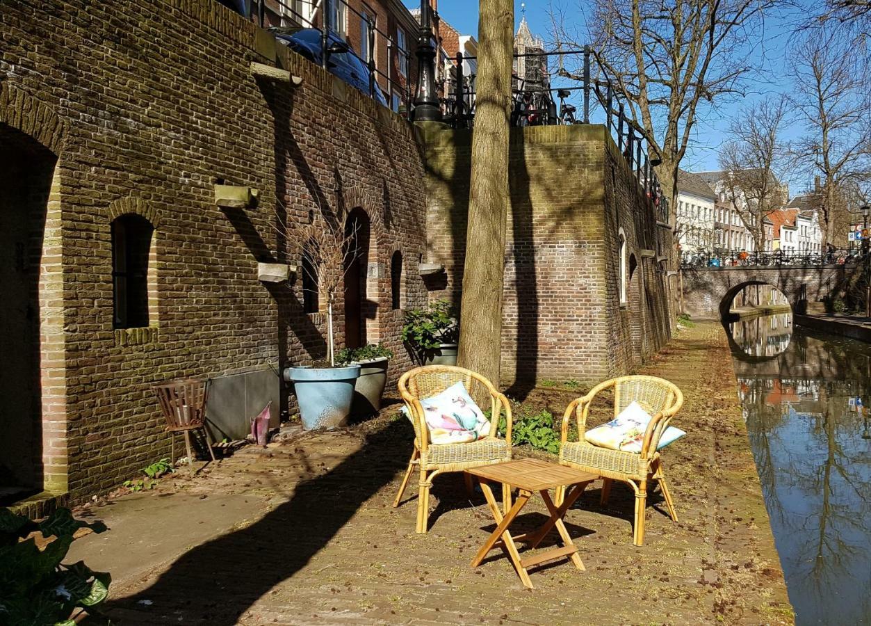 Large Historical Apartment & Canal Terrace Utrecht Exterior foto